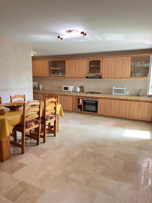 Luxueux Appartement Centre Et Plage & Wifi ! Tanger Kültér fotó