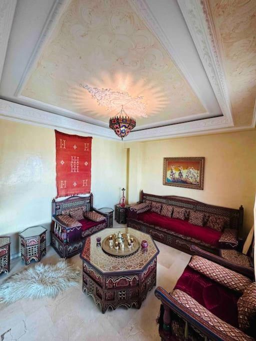 Luxueux Appartement Centre Et Plage & Wifi ! Tanger Kültér fotó
