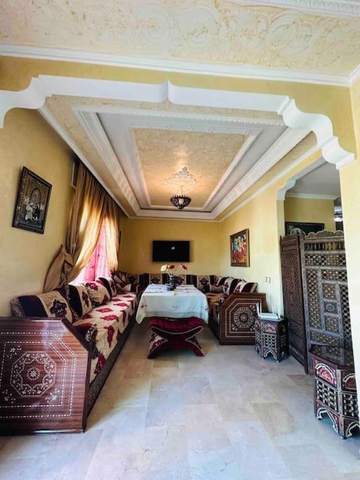 Luxueux Appartement Centre Et Plage & Wifi ! Tanger Kültér fotó