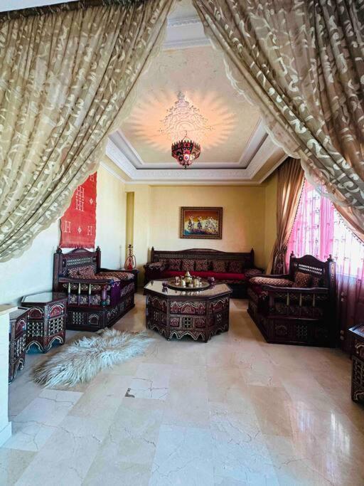 Luxueux Appartement Centre Et Plage & Wifi ! Tanger Kültér fotó