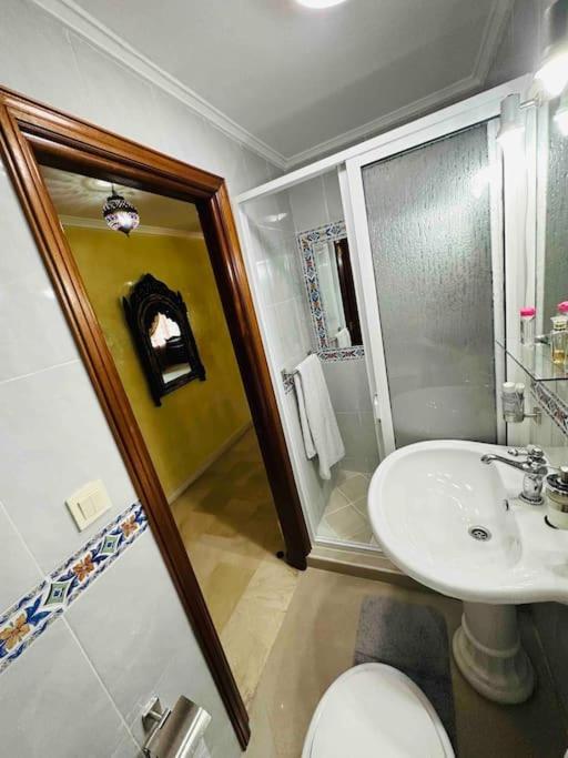 Luxueux Appartement Centre Et Plage & Wifi ! Tanger Kültér fotó