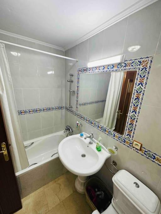Luxueux Appartement Centre Et Plage & Wifi ! Tanger Kültér fotó